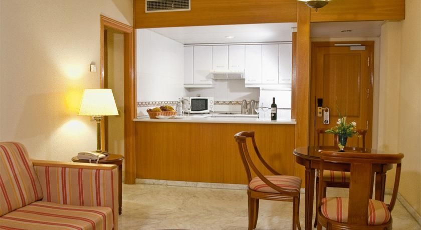 Aparthotel Convencion-Barajas Madrid Rom bilde